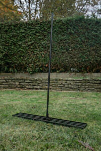 Nivelační a zapravovací brána 115 cm - černá