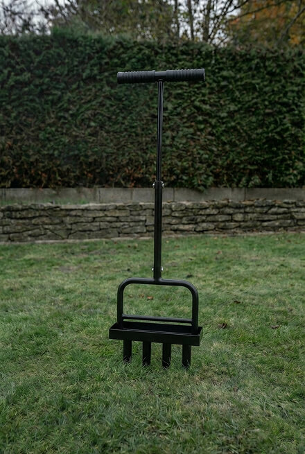 Aerifikační vidle se sběračem